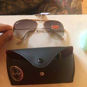 brand new ray ban aviators with case